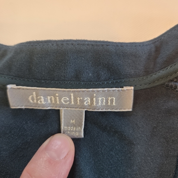 Daniel‎ Rainn Emerald Green Top With Crochet Chest Detail - Picture 3 of 7